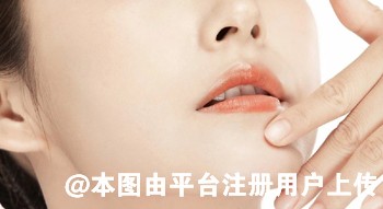 下巴打骨粉7年了摸起来有颗粒感 还可以把骨粉拿出来吗