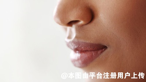 嘴唇太厚 想要拥有性感嘴唇要这样做才好-35048
