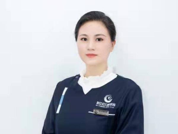陈晓薇