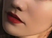 脸上没有斑点的痕迹了 摸起来很光滑
