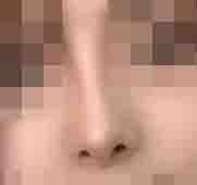 目前觉得自己的鼻子还是挺满意的 不会特别的挺和不自然