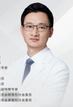 张群