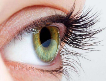 欧美人vs亚洲人双眼皮术式大不同？宽款与自然的审美密码揭秘！