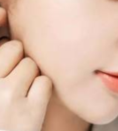 化妆水VS保湿精华：别让“补水”误区毁了你的肌肤保养计划！