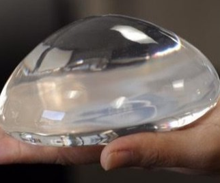 隆胸材料全解析：硅胶、盐水、复合假体如何选？科学指南来了！-56002