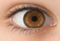 开内眼角术前检查疏忽，她险些与美丽和健康“擦肩而过”