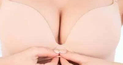 隆胸手术假体植入全解析：从切口到完美形态的医学艺术